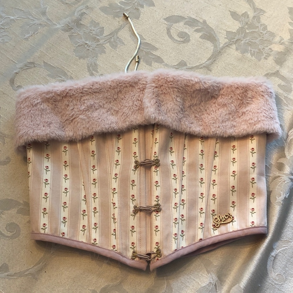 LACEMADE Snow Rhodomyrtus balletcore pink floral corset w/faux fur trim size XS - Picture 6 of 12